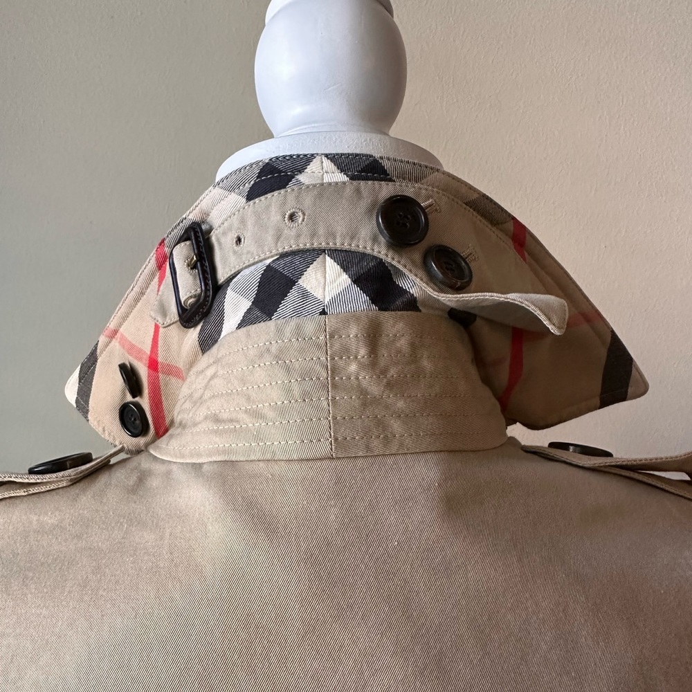 Burberry Beige Double-Breasted Trench Coat - Picture 2 of 12